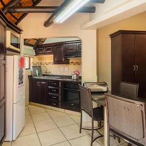 2-4 Sleeper Rondavel 3* 1 dbl room